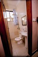 B10 Airport Lodge