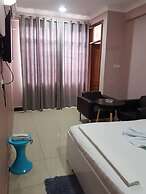 B10 Airport Lodge