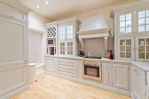 John Lennon Suite - hiphipstay