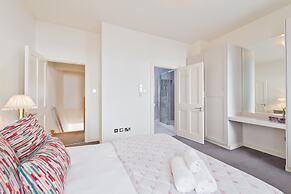 John Lennon Suite - hiphipstay