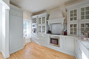 John Lennon Suite - hiphipstay