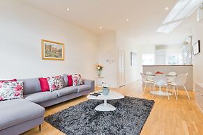 John Lennon Suite - hiphipstay