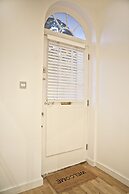 John Lennon Suite - hiphipstay