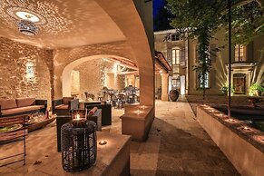 1784 Domaine de Lourmarin