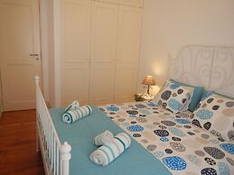 Estrela Charming Rooms by Host-Point