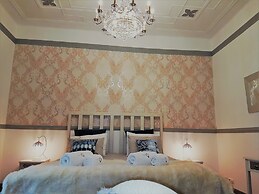 Estrela Charming Rooms by Host-Point
