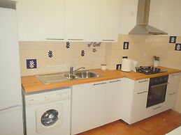 Estrela Charming Rooms by Host-Point