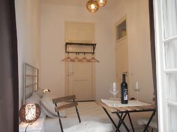 Estrela Charming Rooms by Host-Point