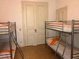 A&S Hostel Bonnerstr. 64