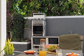Grayci s House by Our Madeira