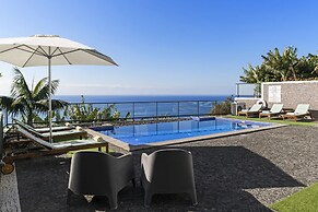 Grayci s House by Our Madeira