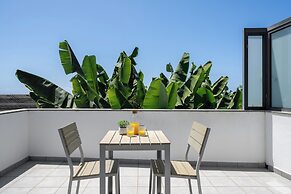 Grayci s House by Our Madeira