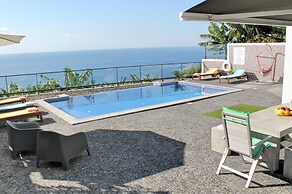 Grayci s House by Our Madeira