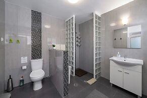 Grayci s House by Our Madeira