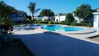 Blue Lagoon Lodge Blantyre