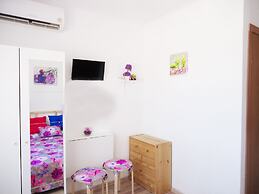 Apartments on Prospekt Dzerzhinskogo 240