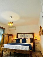 Livan Hotel Deluxe