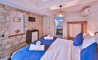 Livan Hotel Deluxe