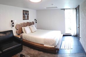 Paradise Village Hotel