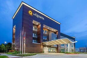 La Quinta Inn & Suites by Wyndham Dallas Duncanville