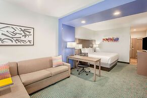 La Quinta Inn & Suites by Wyndham Dallas Duncanville