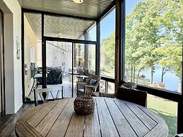 Lower Level Vacation Condo B-1 on Table Rock Lake by RedAwning