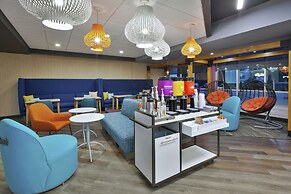 Tru by Hilton Jackson, MI