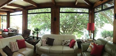 Beautiful Lake House Atitlan AT001