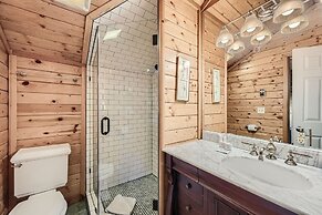 Imperial View 3 Bedroom Home by RedAwning