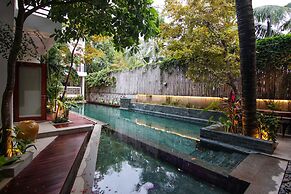 Sarina Hotel & Villa