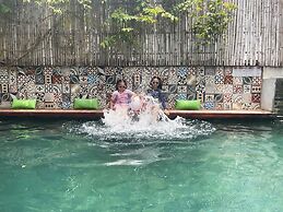 Sarina Hotel & Villa