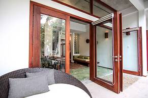 Sarina Hotel & Villa