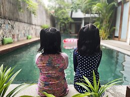 Sarina Hotel & Villa