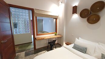 Sarina Hotel & Villa