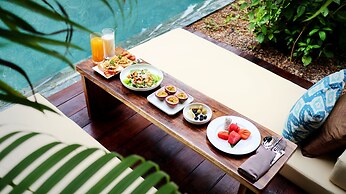 Sarina Hotel & Villa