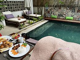 Sarina Hotel & Villa