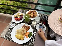 Sarina Hotel & Villa