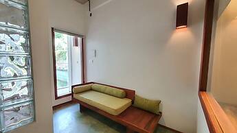 Sarina Hotel & Villa