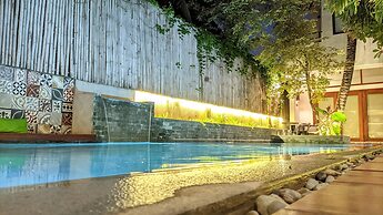 Sarina Hotel & Villa