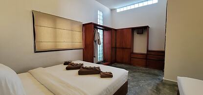 Sarina Hotel & Villa