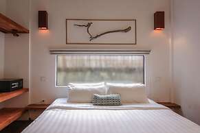 Sarina Hotel & Villa