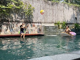 Sarina Hotel & Villa