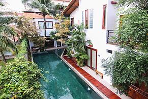 Sarina Hotel & Villa