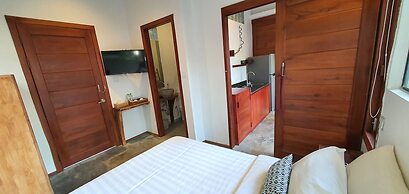 Sarina Hotel & Villa