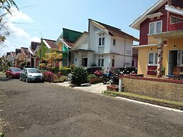 Villa Sasky Ciater Highland