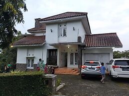 Villa Sasky Ciater Highland