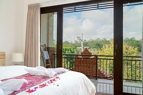 Seno Guesthouse & Cafe