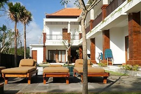 Seno Guesthouse & Cafe