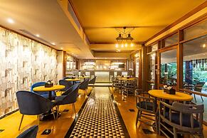 Kwality's Motel Shiraz