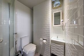 Chala Number 2 Art and Gallery House